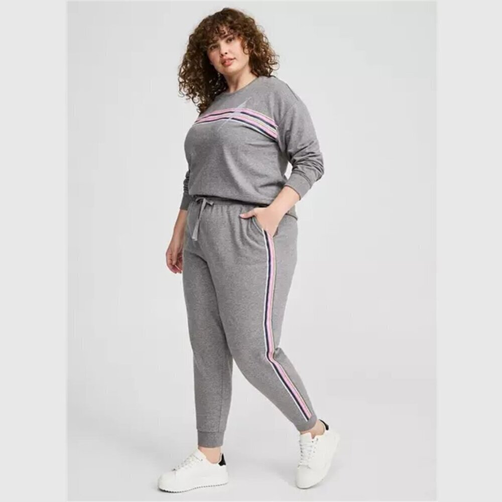 Torrid - Pull-On Jogger Fleece Mid Rise Pant In Lightning